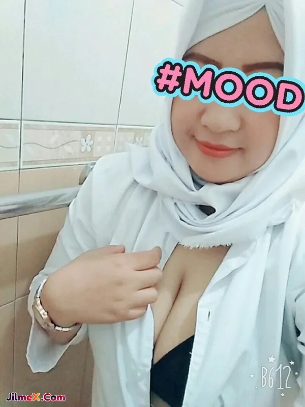 Gadis ABG Jilbab Setengah Telanjang Gadis ABG Jilbab Setengah Telanjang